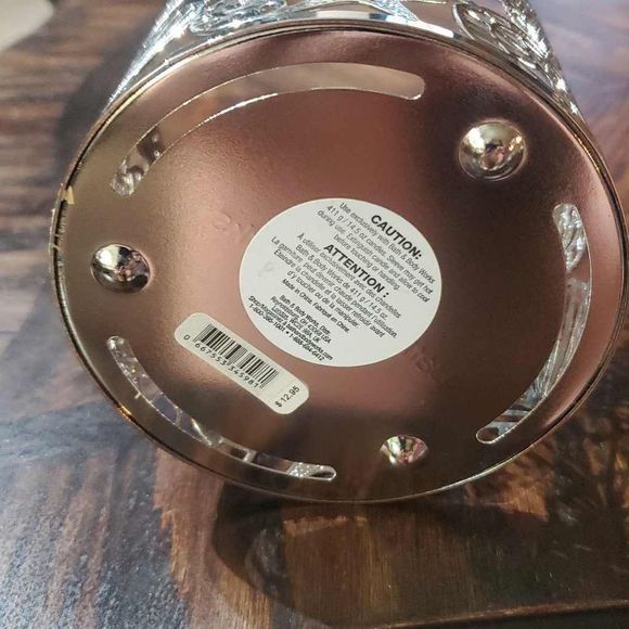 NEW SET OF TWO CANDLEHOLDERS FROM BATH AND BODY WORKS - Picture 4 of 6